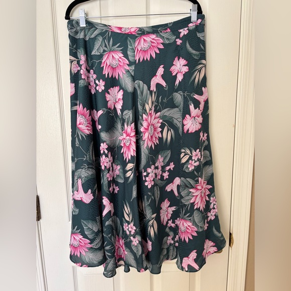 Ann Taylor Dark Green and Pink Floral A-Line Skirt Lined Women’s Size 12 - Picture 3 of 6